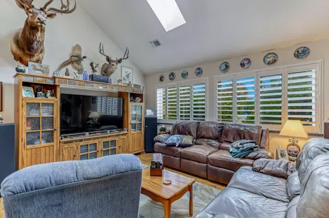 3978 Morningsun Dr, Redding, CA 96002 photo 7