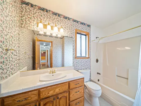 1850 El Verano St, Redding, CA 96002 photo 16