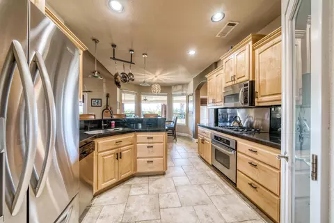 472 River Park Dr, Redding, CA 96003 photo 9