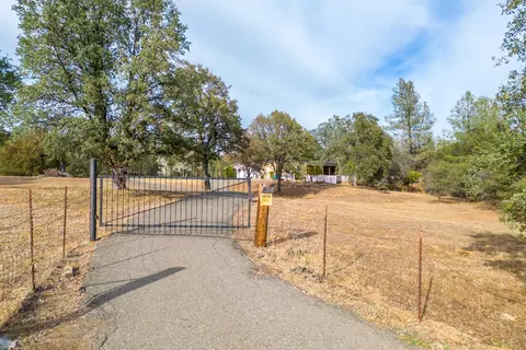 6738 Oasis Rd, Redding, CA 96003 photo 3