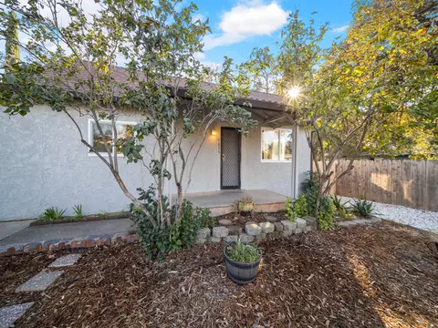 1055 Harpole Rd, Redding, CA 96002 photo 5