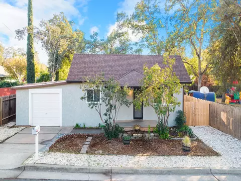 1055 Harpole Rd, Redding, CA 96002 photo 4