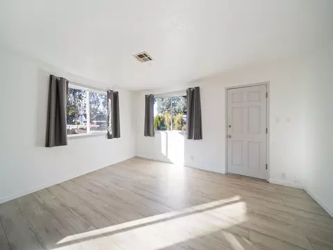 1055 Harpole Rd, Redding, CA 96002 photo 6