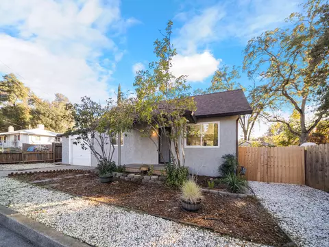 1055 Harpole Rd, Redding, CA 96002 photo 3