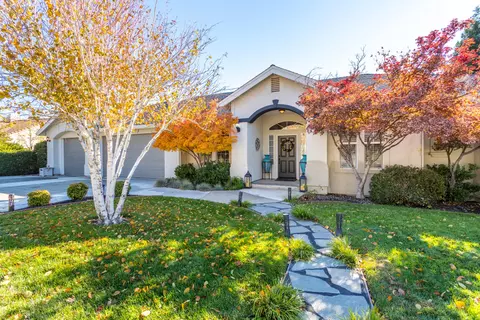 1731 Crosby Ln, Redding, CA 96003 photo 1