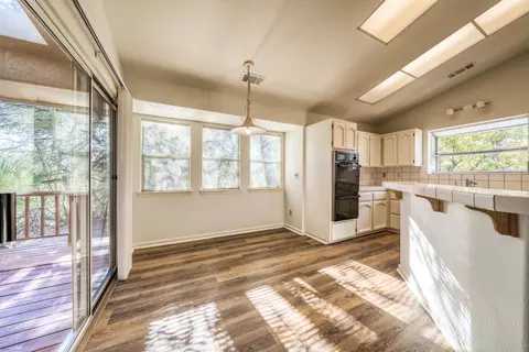 2889 Howard Dr, Redding, CA 96001 photo 8