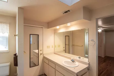 899 South St, Redding, CA 96001 photo 16