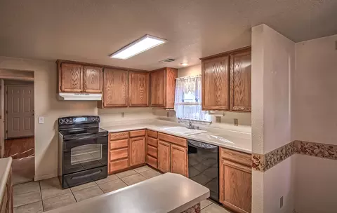 899 South St, Redding, CA 96001 photo 10