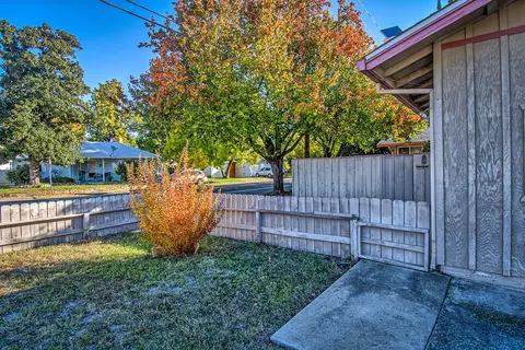 899 South St, Redding, CA 96001 photo 30