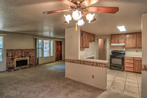 899 South St, Redding, CA 96001 photo 9