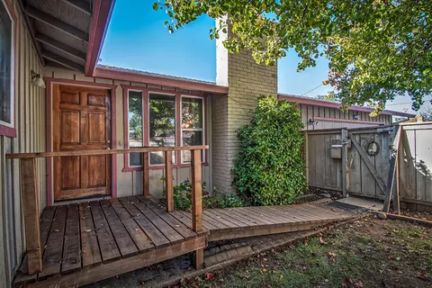 899 South St, Redding, CA 96001 photo 1