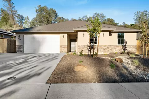 659 Valleybrook Dr, Redding, CA 96003 photo 2