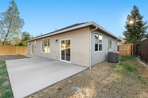 605 Valleybrook Dr, Redding, CA 96003 photo 19