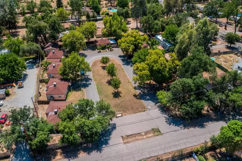 18656 Lloyd Ln, Anderson, CA 96007 photo 5