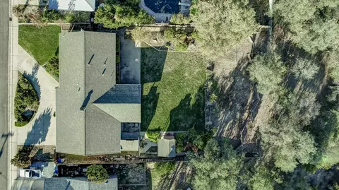 655 Oleta Dr, Redding, CA 96003 photo 4