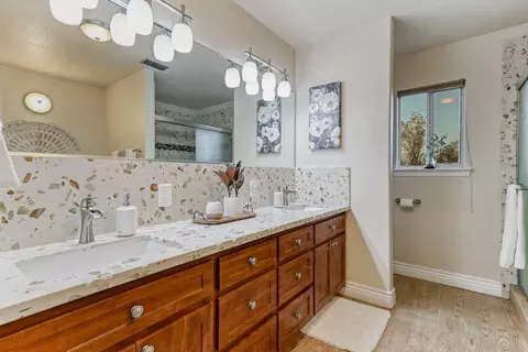 3705 Regatta Ct, Redding, CA 96001 photo 8