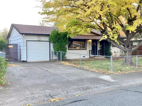 2055 Venus Way, Redding, CA 96002 photo 2
