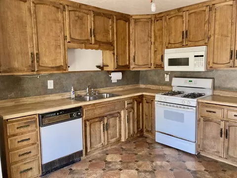 2055 Venus Way, Redding, CA 96002 photo 4