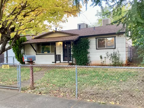 2055 Venus Way, Redding, CA 96002 photo 3