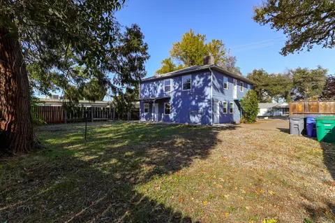 1113 Echo Rd, Redding, CA 96002