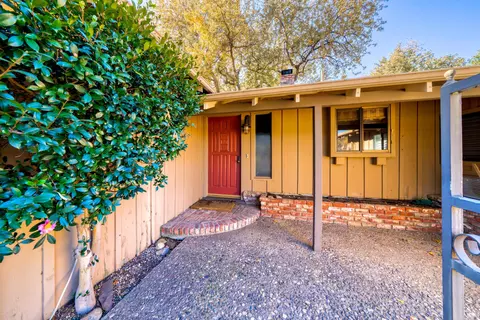 3824 Bechelli Ln, Redding, CA 96002 photo 4