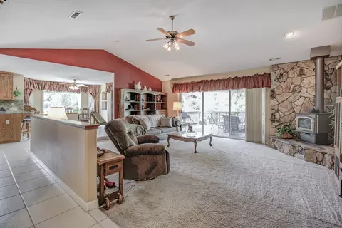 2784 Crystal Tree Dr, Redding, CA 96001 photo 5