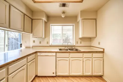 3174 Seminole Dr, Redding, CA 96001 photo 9