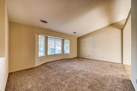 3174 Seminole Dr, Redding, CA 96001 photo 4
