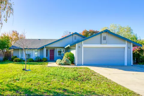 3174 Seminole Dr, Redding, CA 96001 photo 1