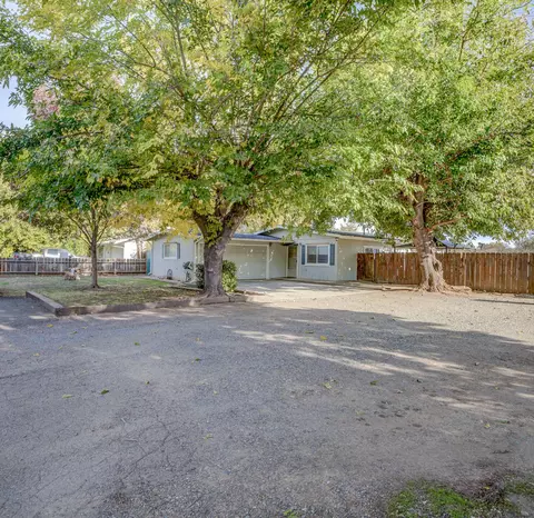 13550 Patricie St, Red Bluff, CA 96080 photo 2