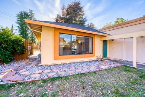 2877 Shotwick Trl, Redding, CA 96002 photo 2