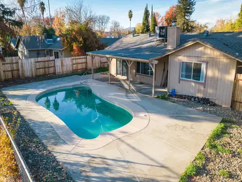 354 Newport Dr, Redding, CA 96001 photo 1