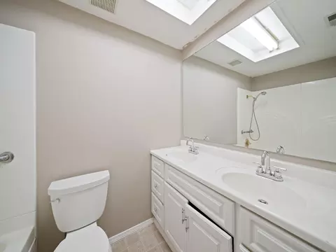 354 Newport Dr, Redding, CA 96001 photo 8
