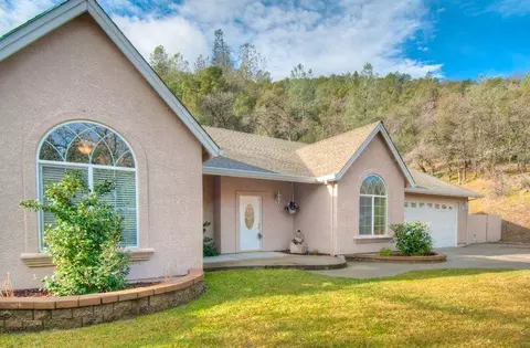 15199 Prospect Dr, Redding, CA 96001 photo 2
