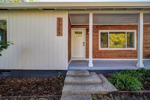 2555 North St, Redding, CA 96001 photo 4
