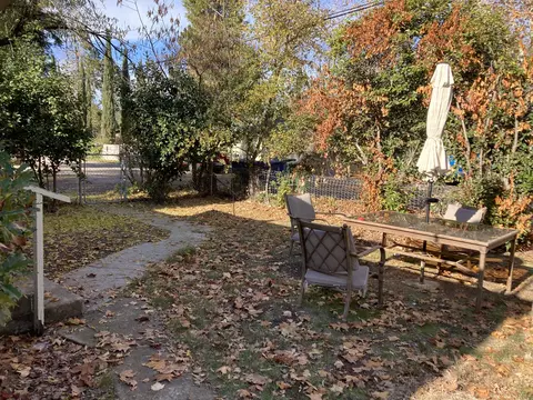1951 Acorn Ln, Redding, CA 96001 photo 4