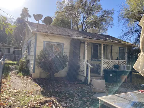1951 Acorn Ln, Redding, CA 96001