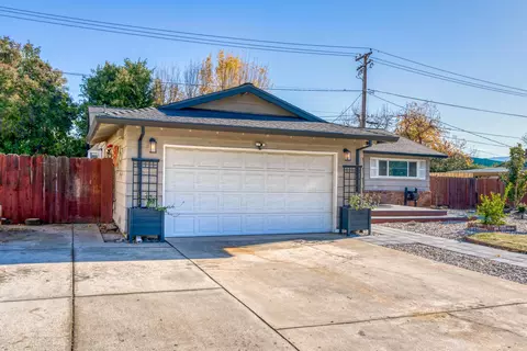 2015 Carpenter Ln, Redding, CA 96002 photo 2