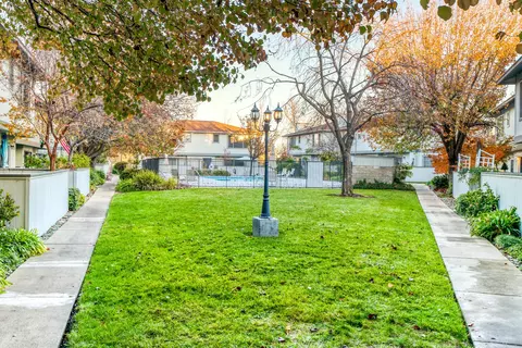 200 Ridgetop Dr #33, Redding, CA 96003 photo 2
