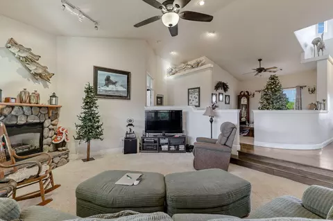 20151 Portero Dr, Redding, CA 96003 photo 9