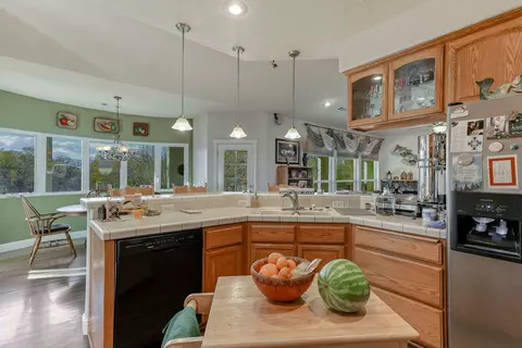 20151 Portero Dr, Redding, CA 96003 photo 15