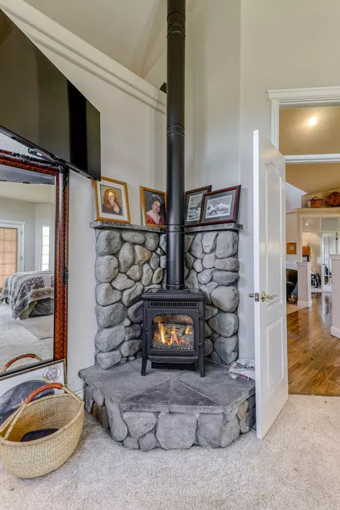 20151 Portero Dr, Redding, CA 96003 photo 73
