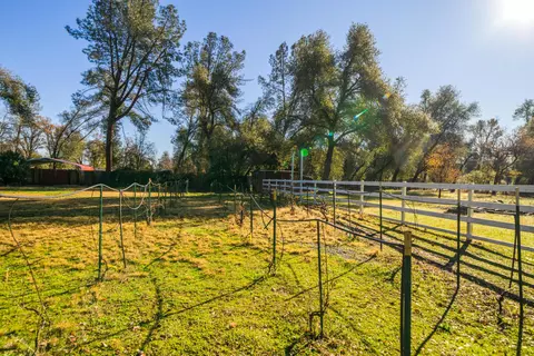 8472 Copper Dr, Redding, CA 96001 photo 39