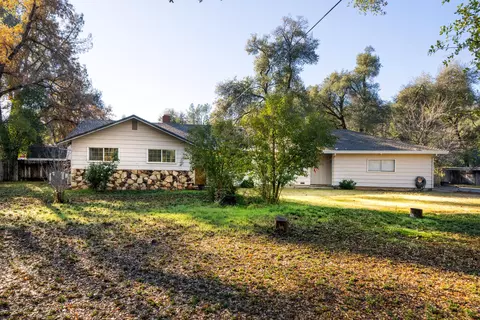 8472 Copper Dr, Redding, CA 96001 photo 1