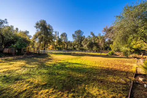 8472 Copper Dr, Redding, CA 96001 photo 38