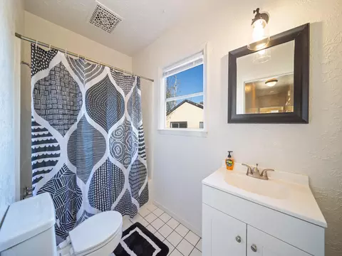 1135 Olive Ave, Redding, CA 96001 photo 10