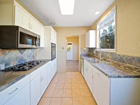 1135 Olive Ave, Redding, CA 96001 photo 6