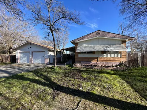810 Center Ave, Red Bluff, CA 96080 photo 1