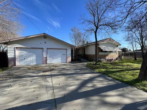 810 Center Ave, Red Bluff, CA 96080 photo 2