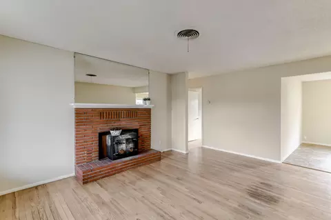 2025 Sycamore Dr, Redding, CA 96001 photo 4